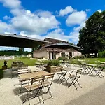 Mobil Avec Terrasse, 4 Personnes - Api-1-52-1073 *