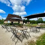 Mobil Avec Terrasse, 4 Personnes - Api-1-52-1073 *