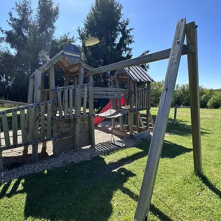 Campsite Mobil Avec Terrasse, 4 Personnes - Api-1-52-1073 *