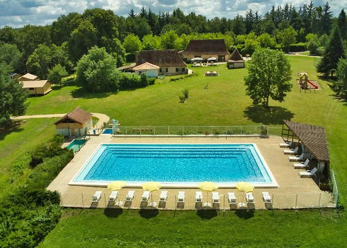 Mobil Avec Terrasse, 4 Personnes - Api-1-52-1073 * La Douze